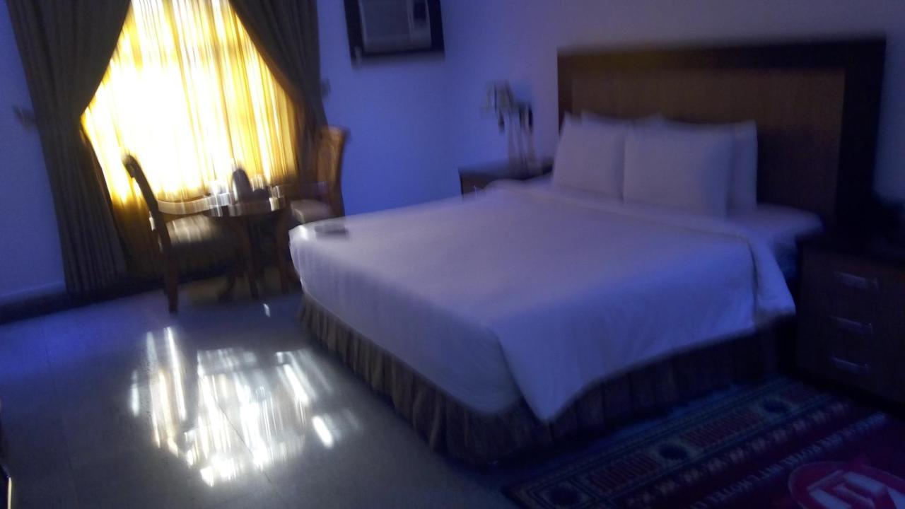 Immaculate Royal Int'L Hotel Оверрі Екстер'єр фото